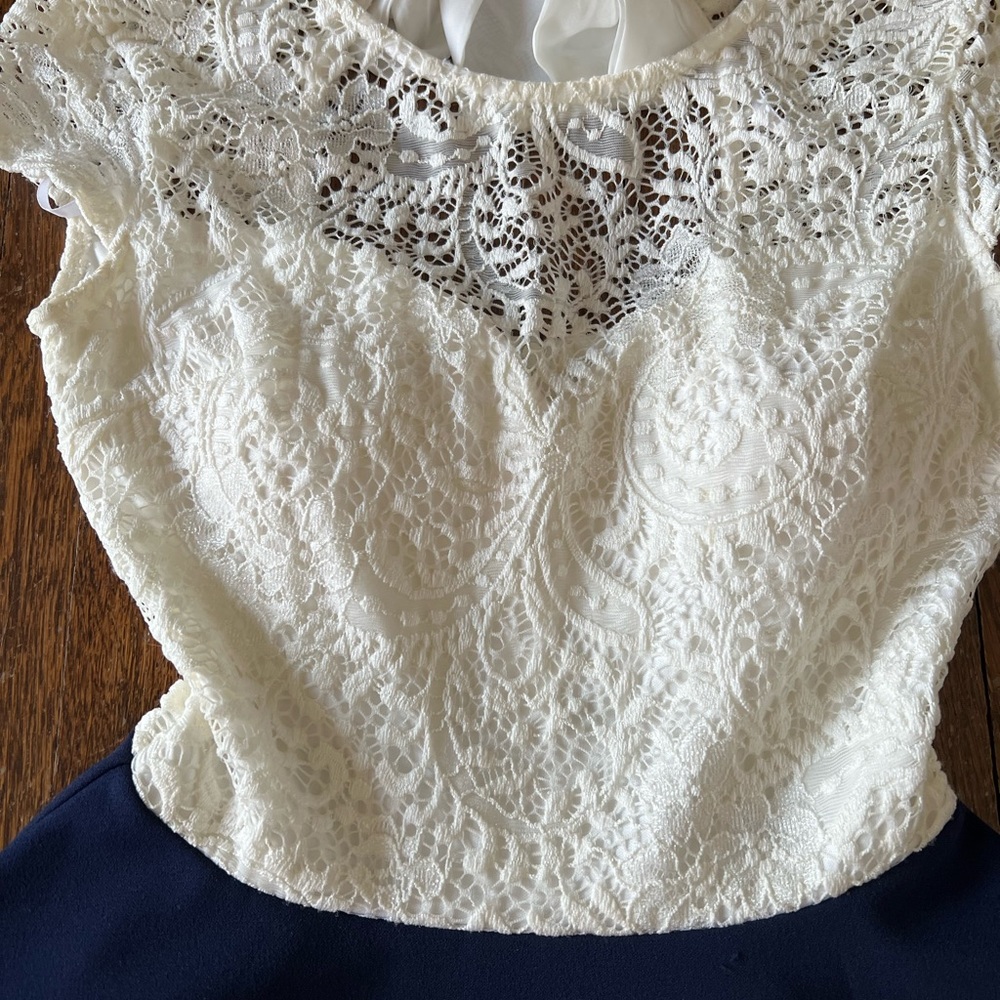GORGEOUS JUNIOR DRESS - Picture 3 of 5